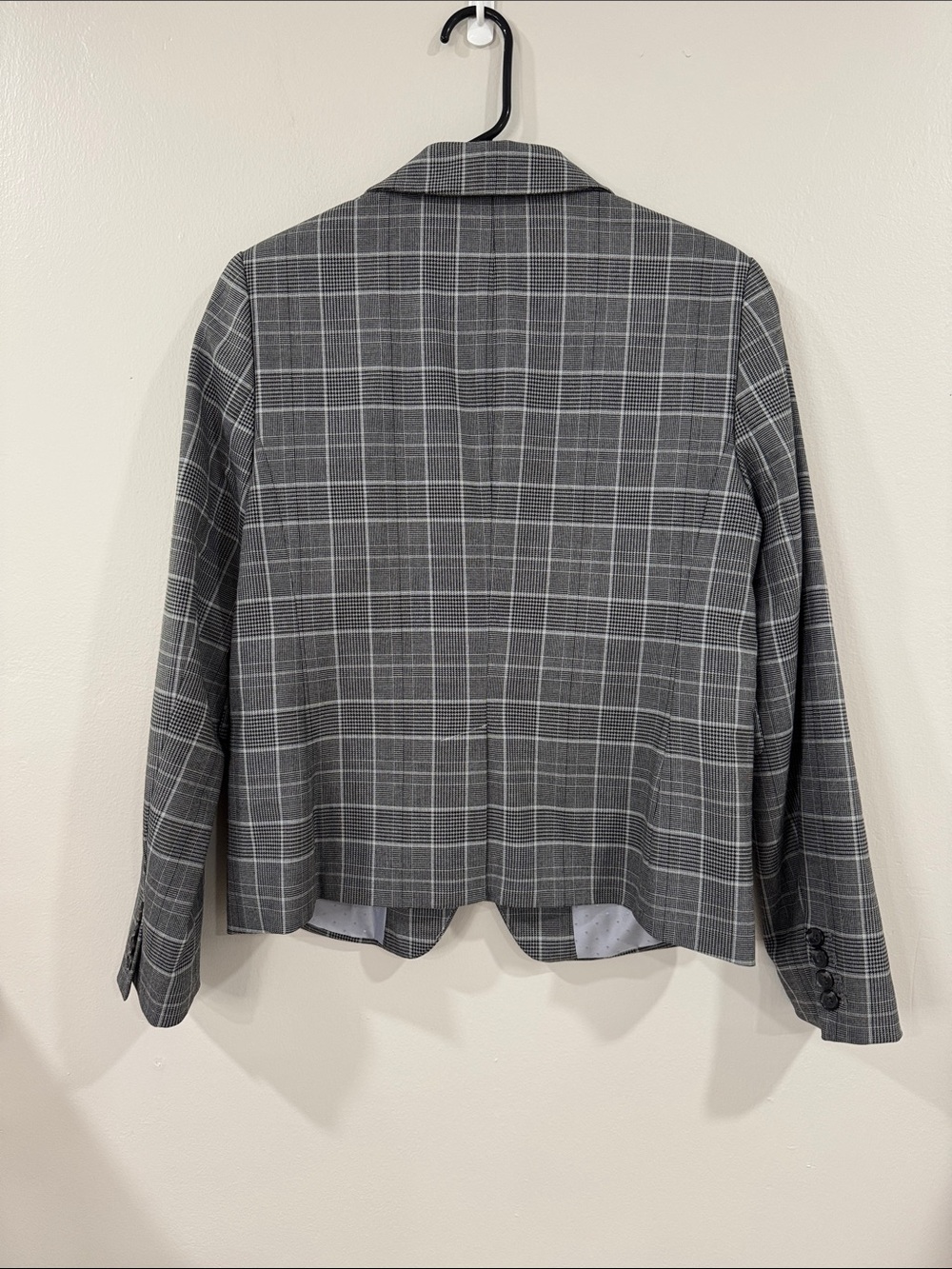 Banana Republic women’s Gray Plaid Tailored One-Button Classic Blazer - Picture 3 of 5